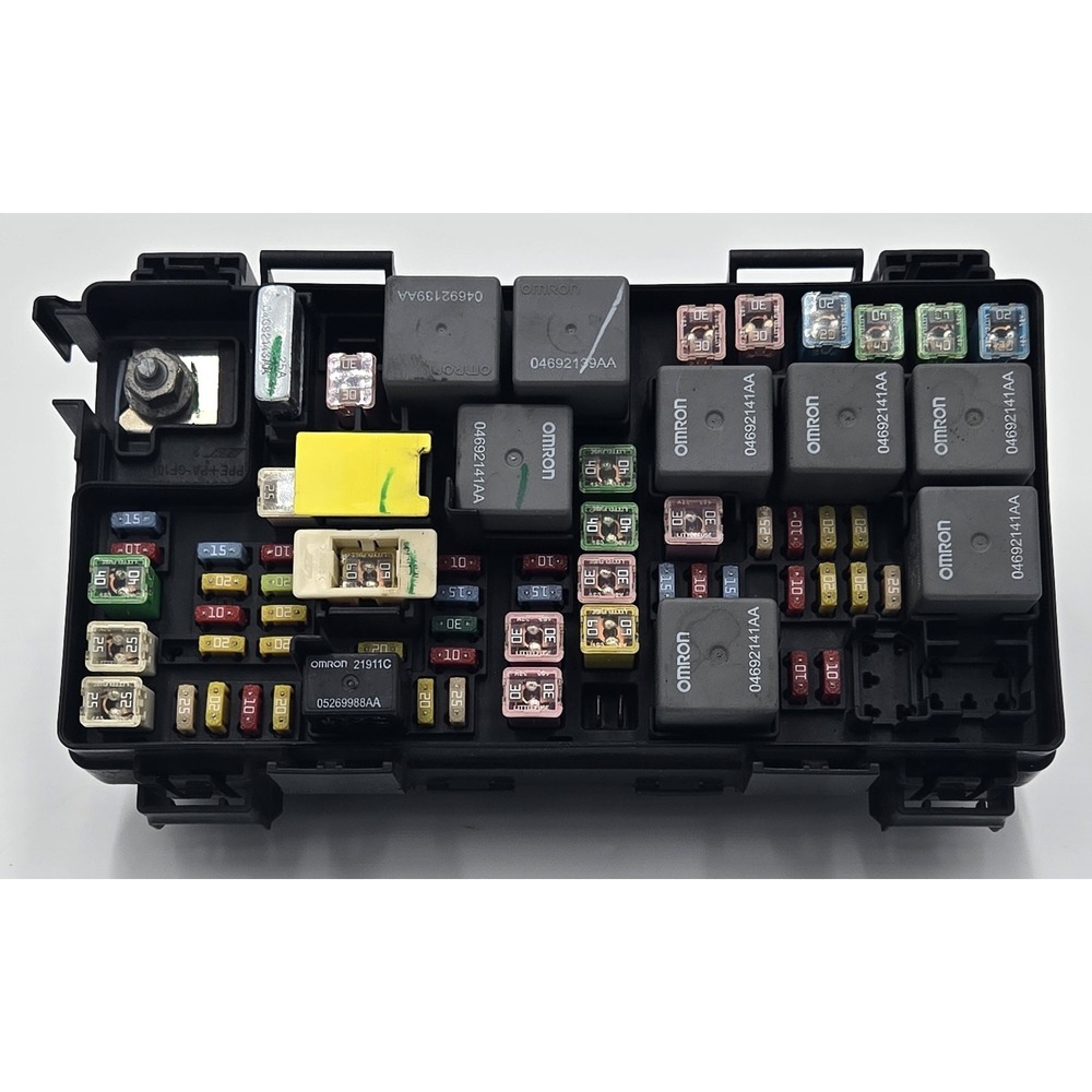 2008 Jeep Liberty Fuse Box Relay TIPM Power Module OEM KAB0AC04E7